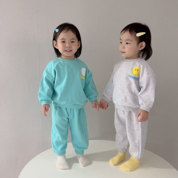 Moran - Korean Children Fashion - #stylishchildhood - Good Smile Top Bottom Set