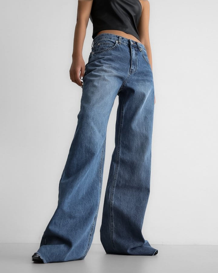 Paper Moon - Korean Women Fashion - #momslook -  Classic Raw - Cut Wide Fit Mid Blue Jeans  - 3