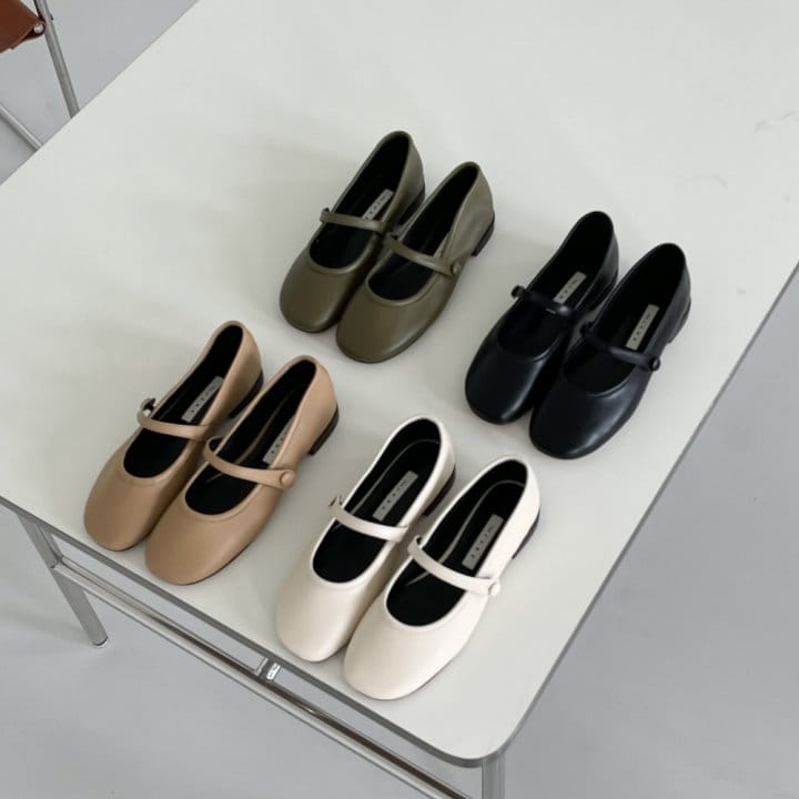 Ssangpa - Korean Women Fashion - #momslook - UDC 3196 Flats & Ballerinas