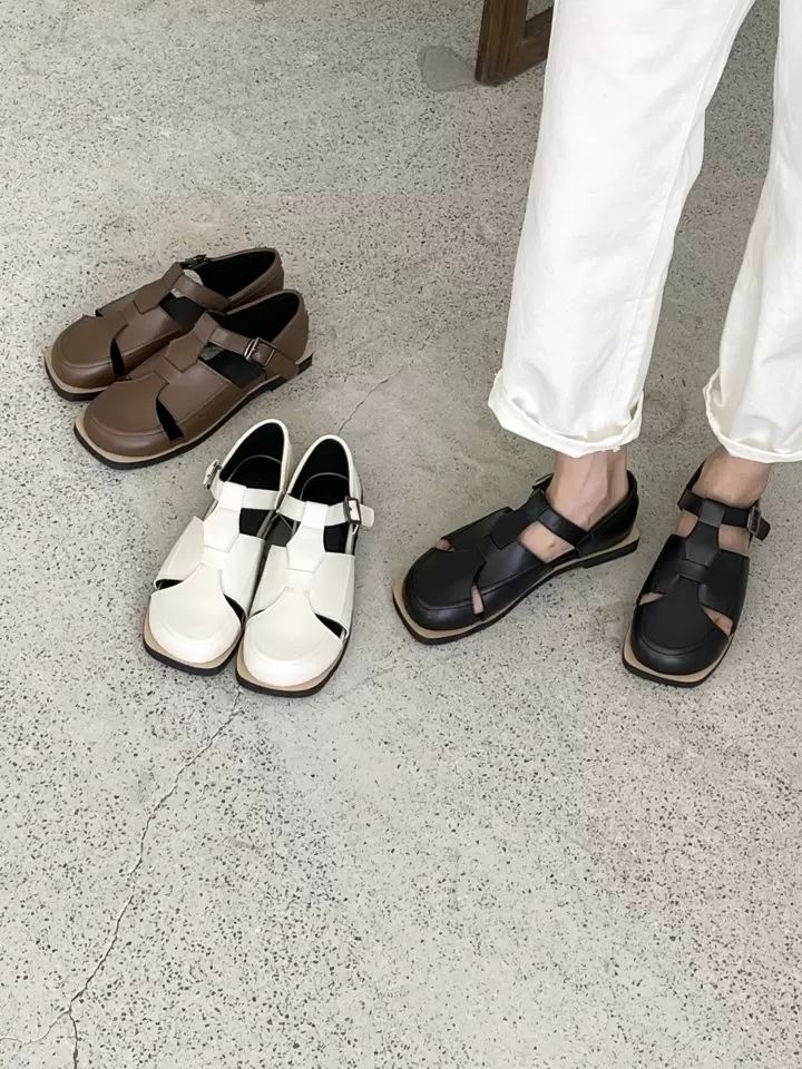 BA 353  Slipper & Sandals