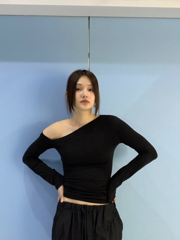 Bricklane - Korean Women Fashion - #womensfashion - Unbalance Off Shoulder Tight Tee - 2