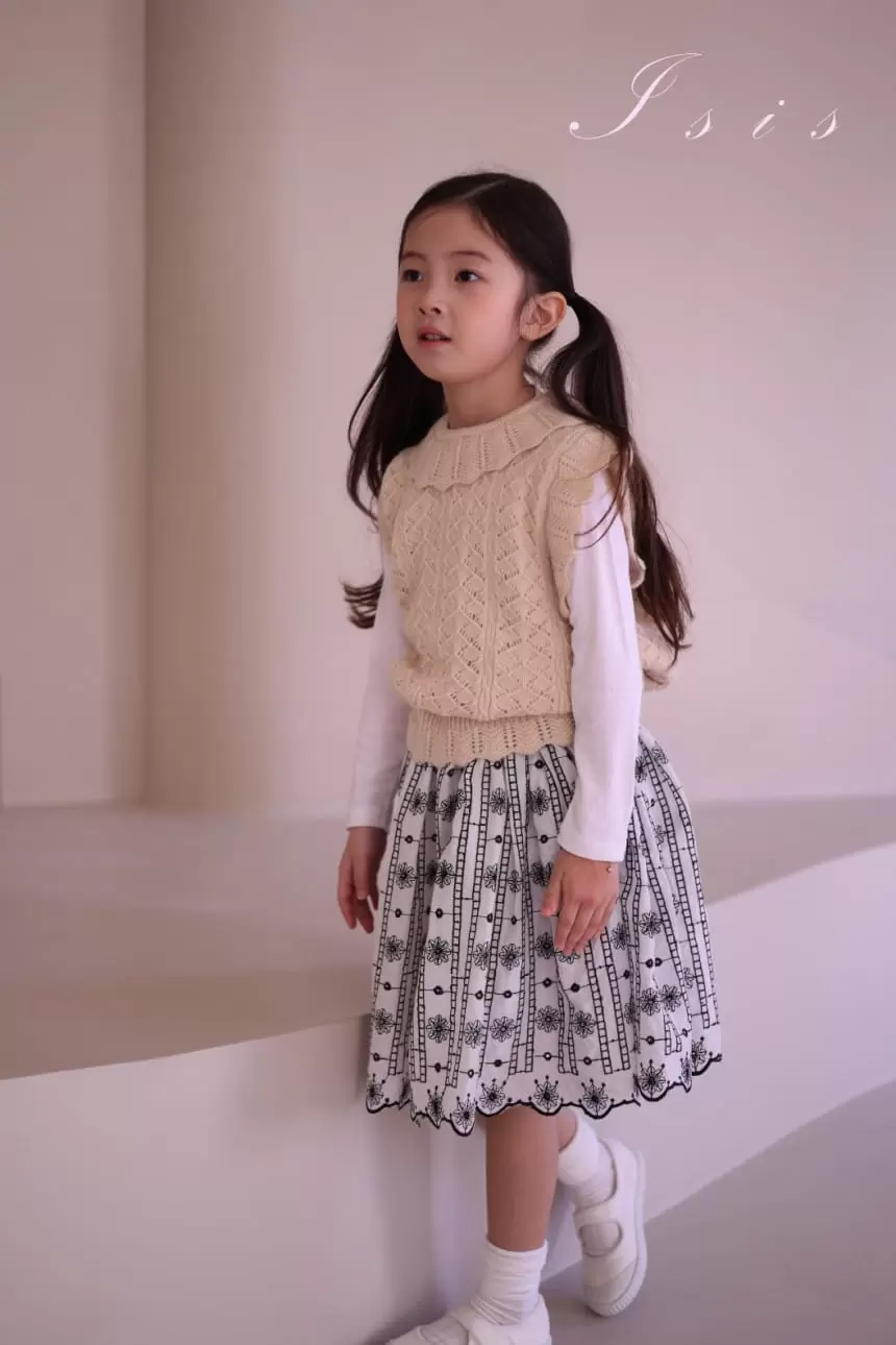 Isis - Korean Children Fashion - #kidsshorts - Punching Scarlet Skirt - 2