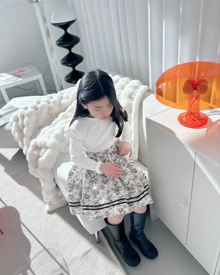 Isis - Korean Children Fashion - #littlefashionista - Flower Paint Two Line Skirt - 2