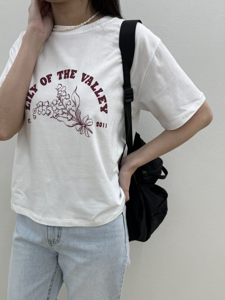 Most - Korean Women Fashion - #thelittlethings - Flower Tee - 8