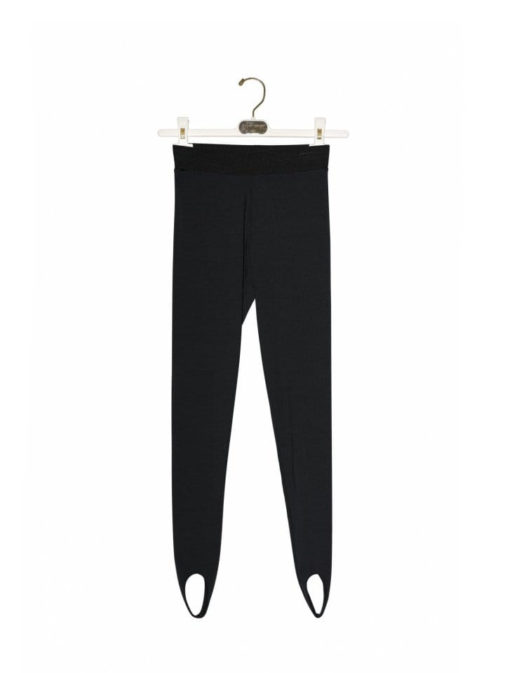 Paper Moon - Korean Women Fashion - #momslook - Stirrup Stretch Leggings  - 3