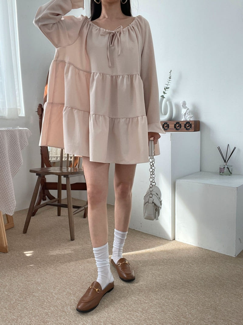 Theggllim - Korean Women Fashion - #momslook - String Kan Kan Blouse - 3