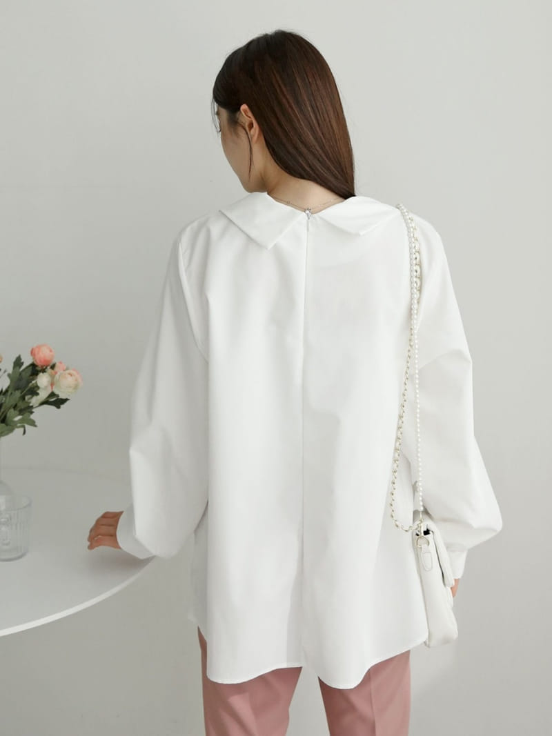 Theggllim - Korean Women Fashion - #momslook - Collar Wintuck Blouse  - 3