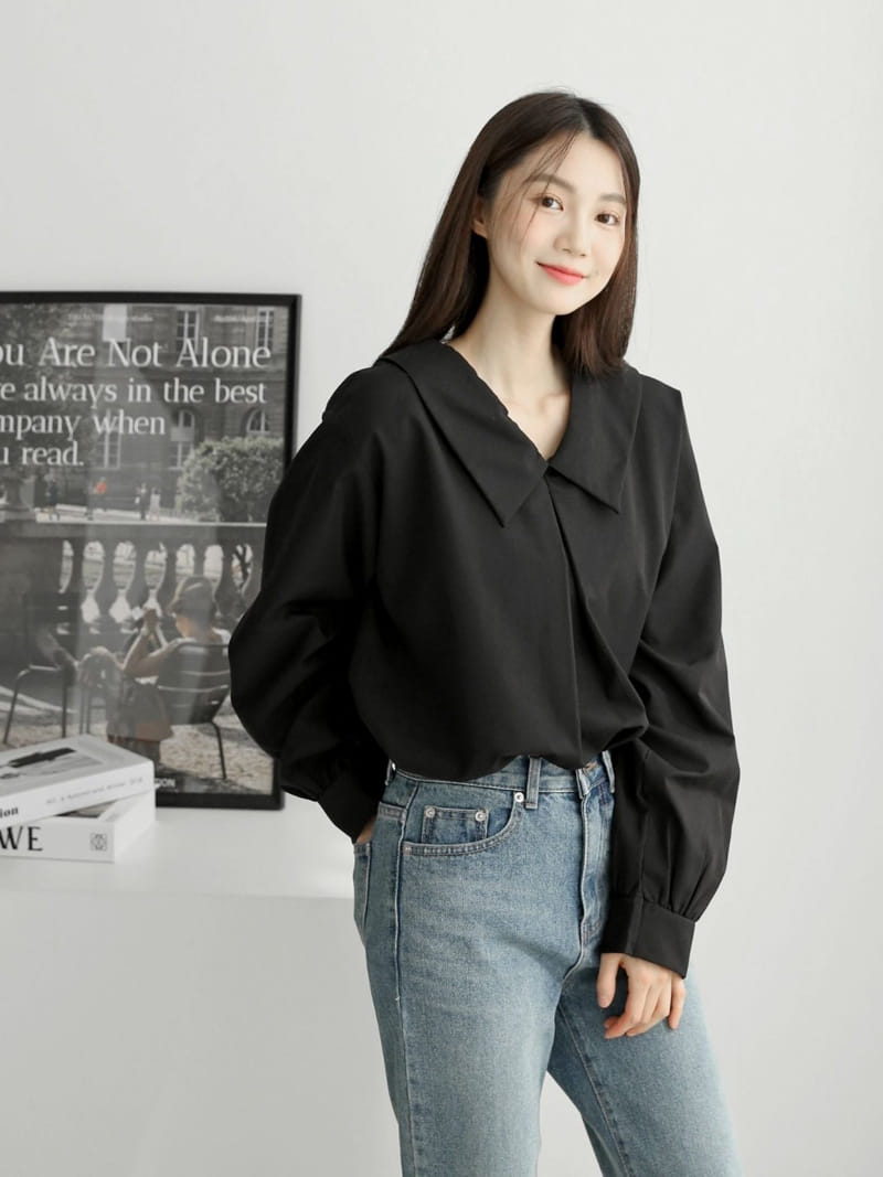 Theggllim - Korean Women Fashion - #womensfashion - Collar Wintuck Blouse  - 6