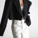 W Peaked Lapel Buttonless Cropped Blazer