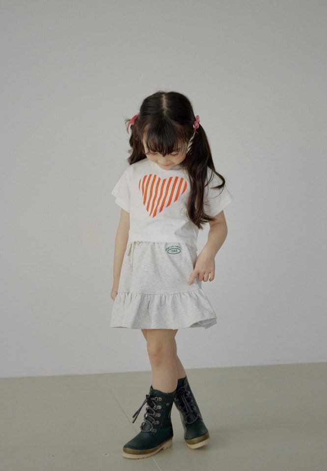 Bienvenu - Korean Children Fashion - #childofig - Heart Short Sleeve Tee - 2