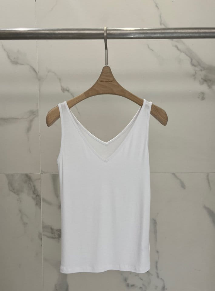 Plushong - Korean Women Fashion - #momslook - Gisele Sleeveless Tee - 2