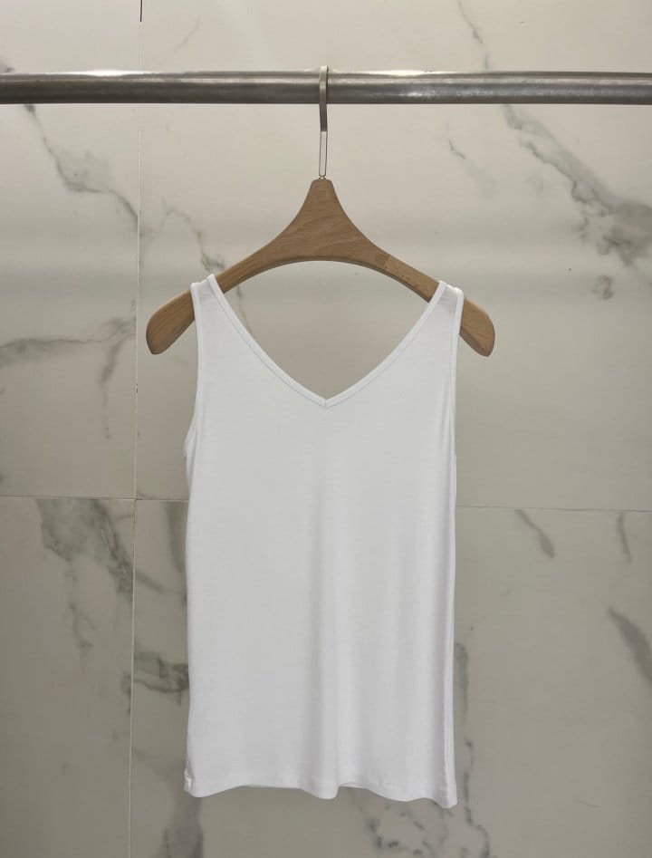 Plushong - Korean Women Fashion - #womensfashion - Gisele Sleeveless Tee - 5