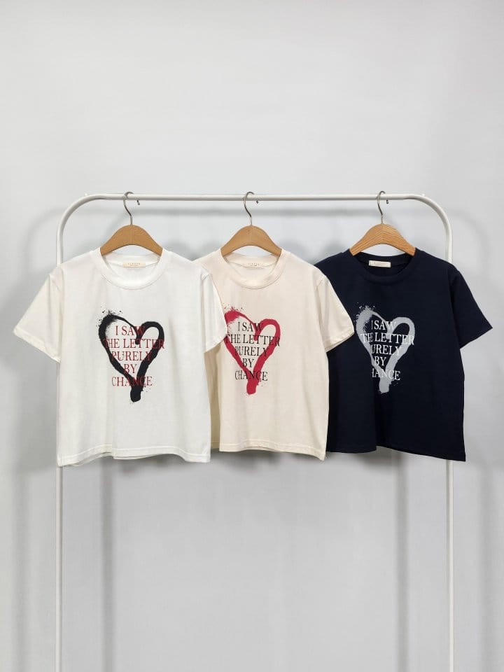 Sienne - Korean Women Fashion - #vintagekidsstyle - Heart Slim Short Sleeve Tee - 3