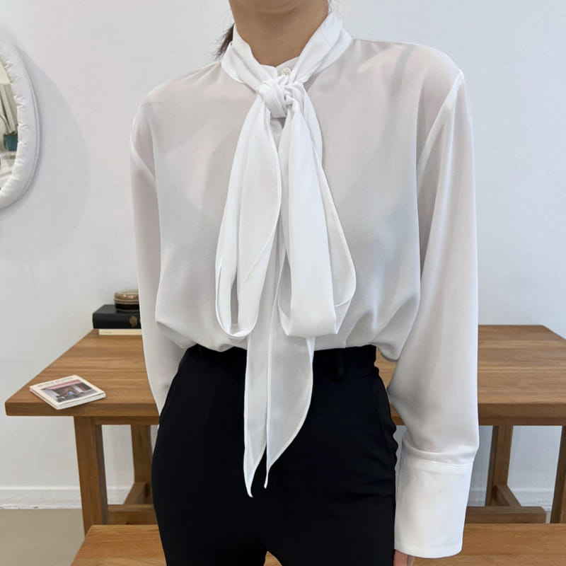 Solar - Korean Women Fashion - #thelittlethings - Aki Blouse