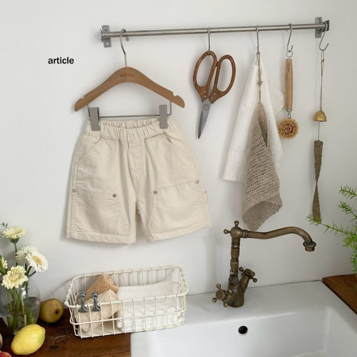 Article - Korean Children Fashion - #kidsstore - Unique Rivet Shorts - 2