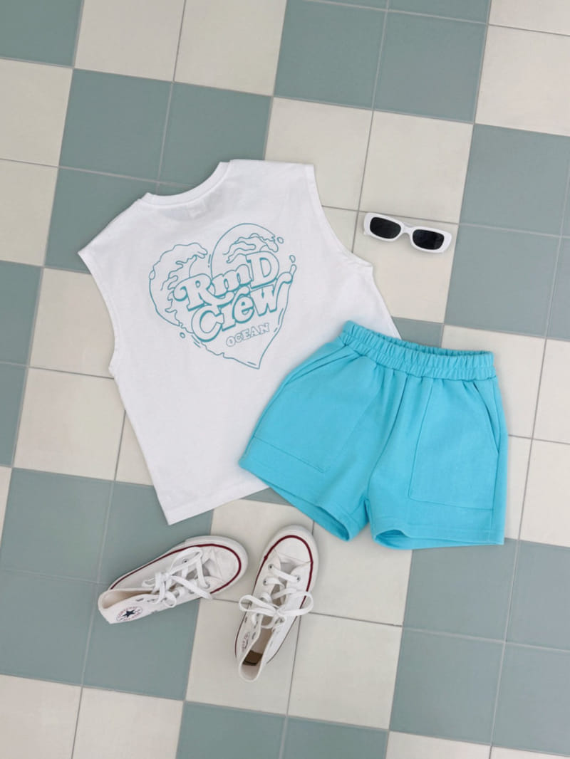 Bailey - Korean Children Fashion - #discoveringself - Box Fit Heart Sleevelss Tee - 10