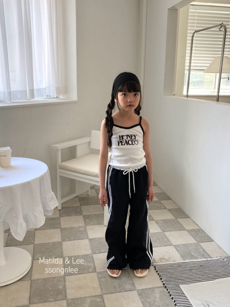 Matilda & Lee - Korean Children Fashion - #childofig - Honey Color Crop Sleeveless Tee - 3