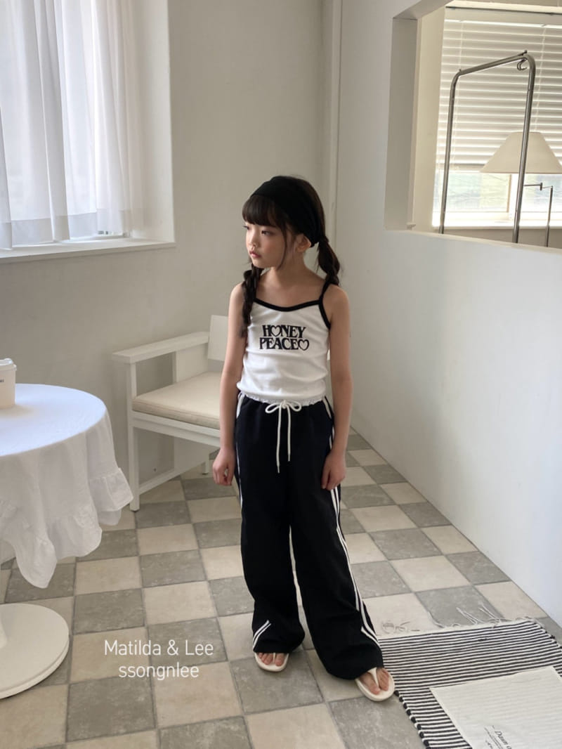 Matilda & Lee - Korean Children Fashion - #prettylittlegirls - Honey Color Crop Sleeveless Tee - 2