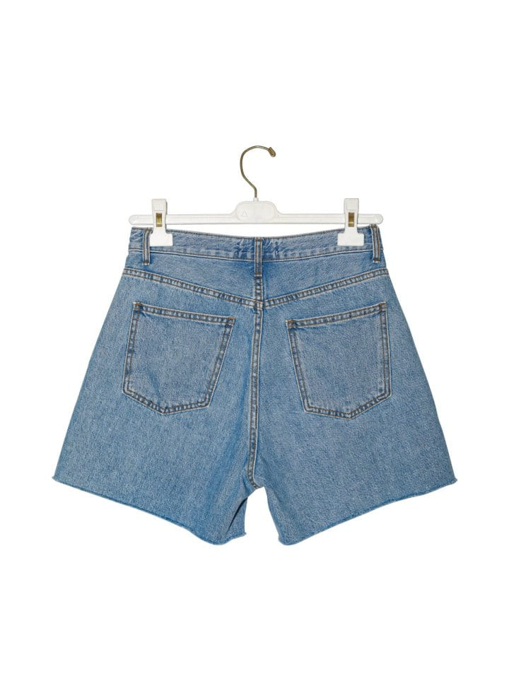 Paper Moon - Korean Women Fashion - #momslook - Cutted Detail Vintage Oversized Denim Shorts - 8