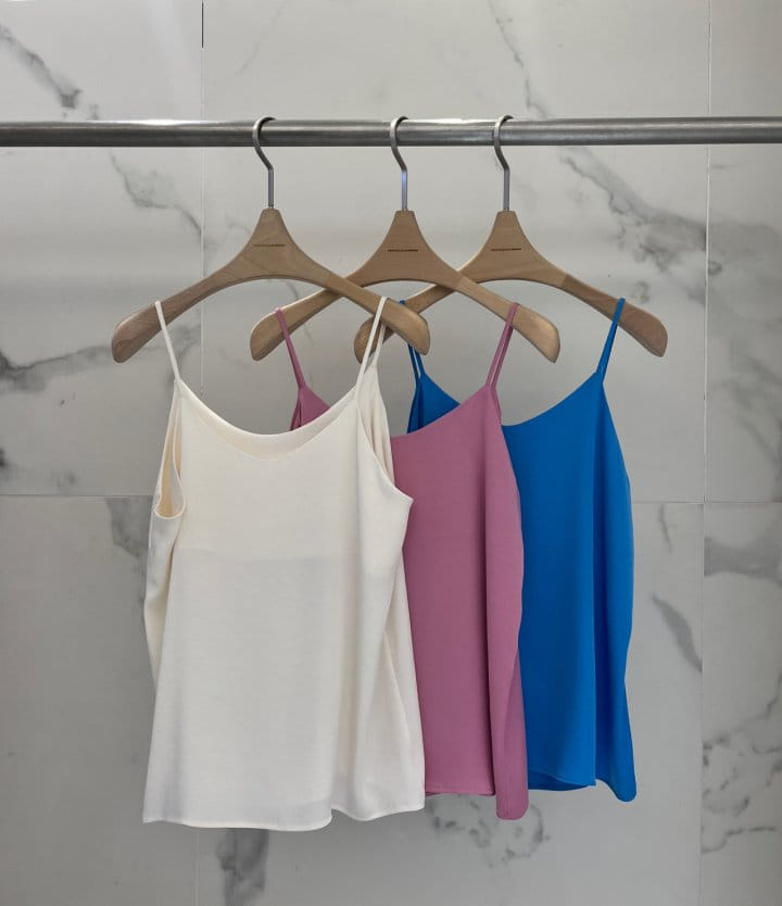 Plushong - Korean Women Fashion - #thelittlethings - Issey Sleeveless Blouse