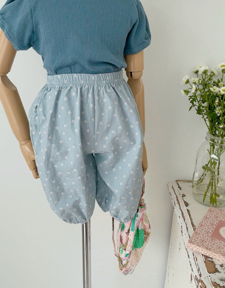 Studio M - Korean Children Fashion - #minifashionista - BB Flower Cropped Shorts - 2