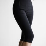 Zipped Detail Capri Leggings Pants