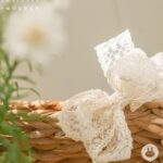 Cream Volum Lovely Lace Ribbon Pin