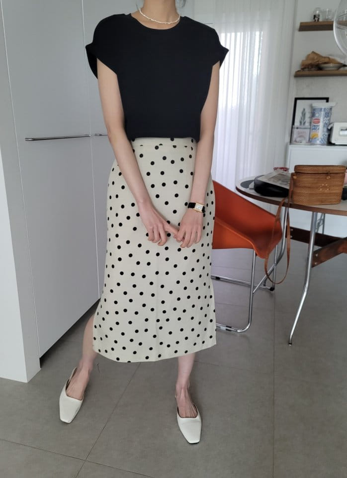 Allu - Korean Women Fashion - #womensfashion - Side Slit Dot Skirt