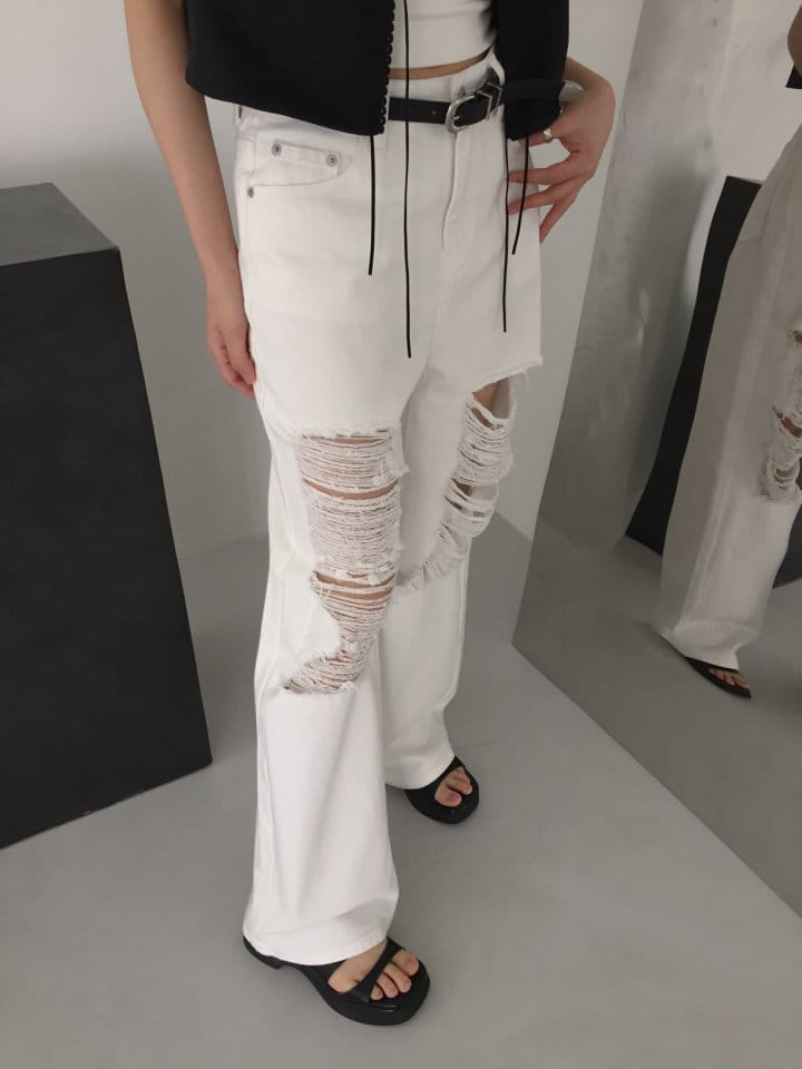 Attention plz - Korean Women Fashion - #momslook - white Ripped Denim Pants - 9