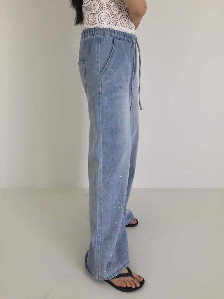 Attention plz - Korean Women Fashion - #womensfashion - Double Cubic Denim Pants - 4