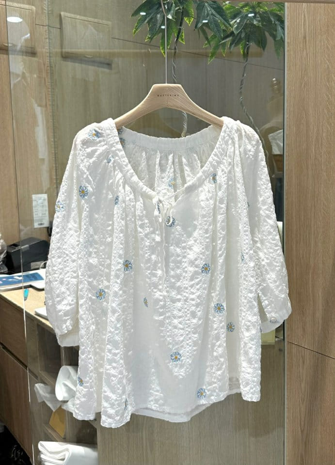 Buttering - Korean Women Fashion - #shopsmall - Daisy Embroidery Blouse