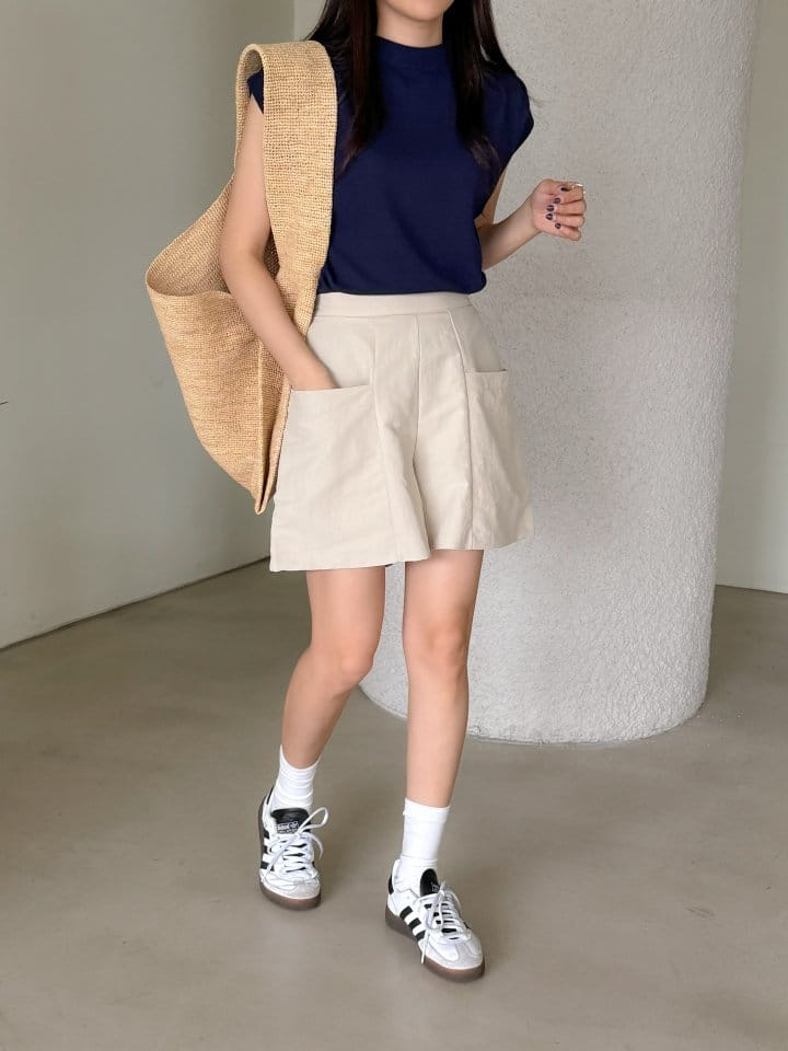 Bytheshew - Korean Women Fashion - #womensfashion - Big Pocket Skirt Pants