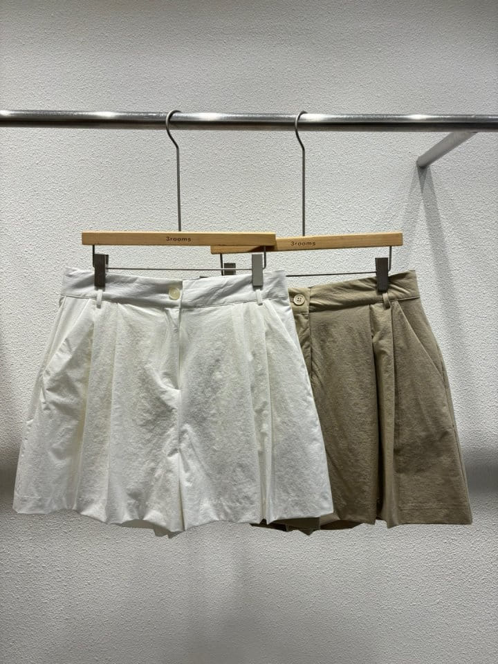 Cornerbloom - Korean Women Fashion - #momslook - Tug Half Pants - 2