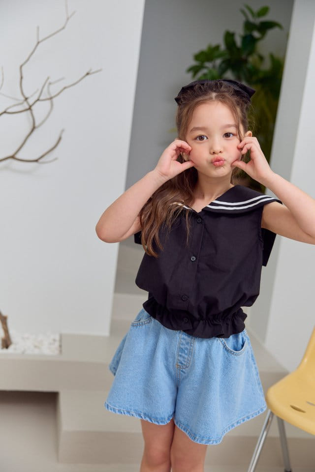 Dore Dore - Korean Children Fashion - #minifashionista - Marine Sleeveless Crop Blouse - 6