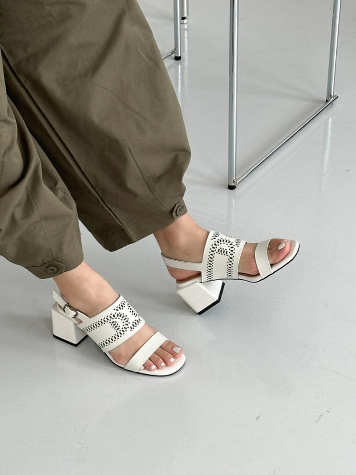 Golden Shoe - Korean Women Fashion - #momslook -  324 Slipper & Sandals - 10