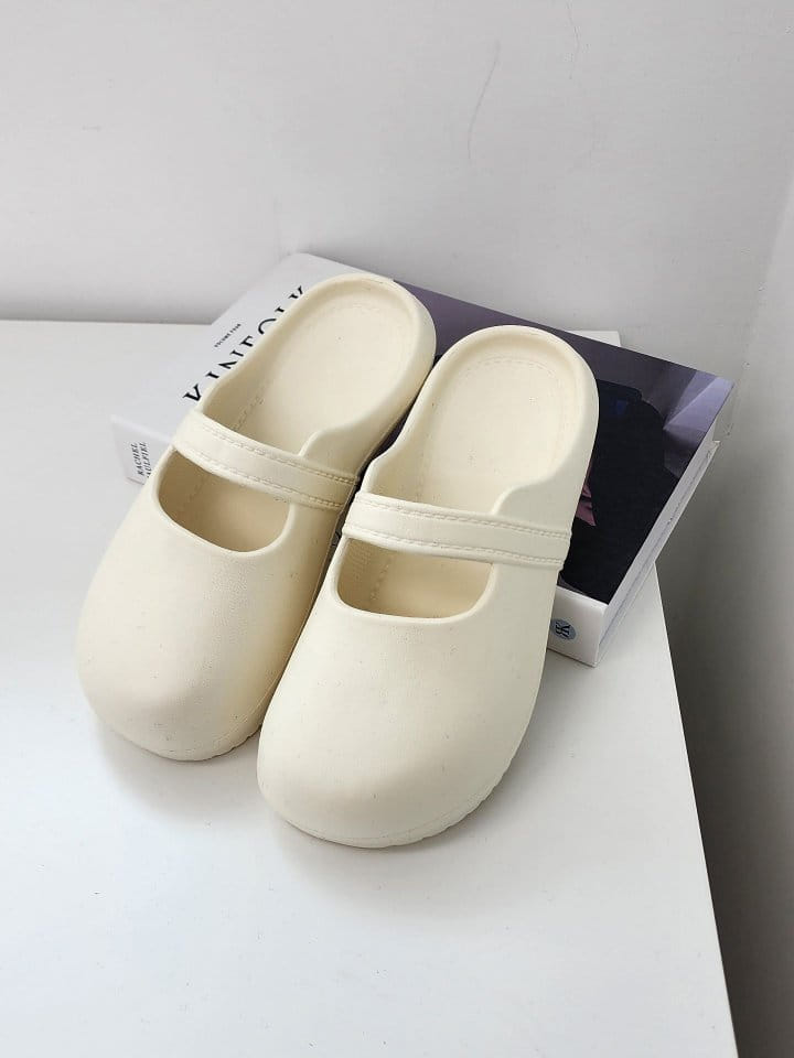 Golden Shoe - Korean Women Fashion - #momslook -  7100 Slipper & Sandals - 7