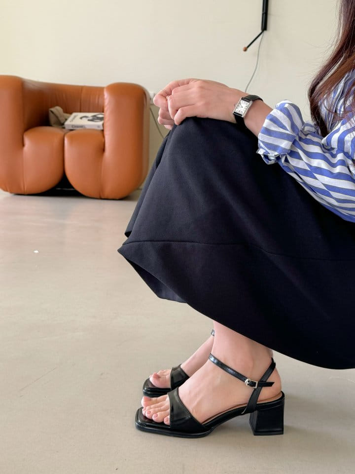 Golden Shoe - Korean Women Fashion - #thelittlethings -  8316 Slipper & Sandals - 8