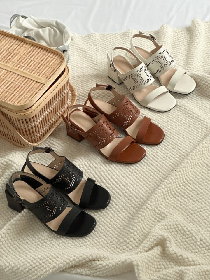 Golden Shoe - Korean Women Fashion - #vintageinspired -  324 Slipper & Sandals - 2