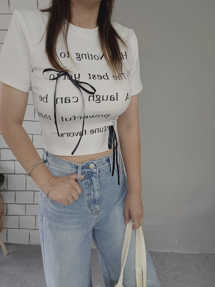 Gram - Korean Women Fashion - #thatsdarling - Vest Ribbon Tee