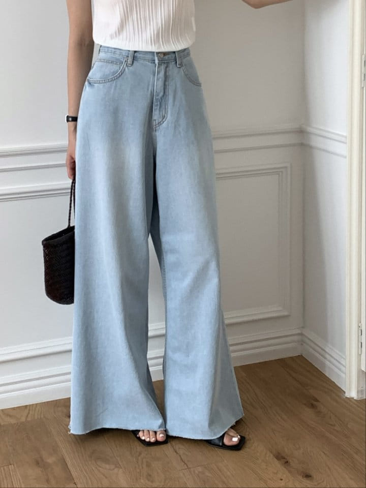 I'm here - Korean Women Fashion - #womensfashion - 842 Cutting Charlang Wide Denim Pants - 3