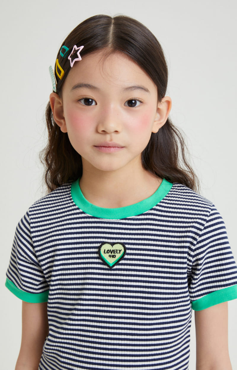 Kokoyarn - Korean Children Fashion - #prettylittlegirls - Heart Patch Tee - 2