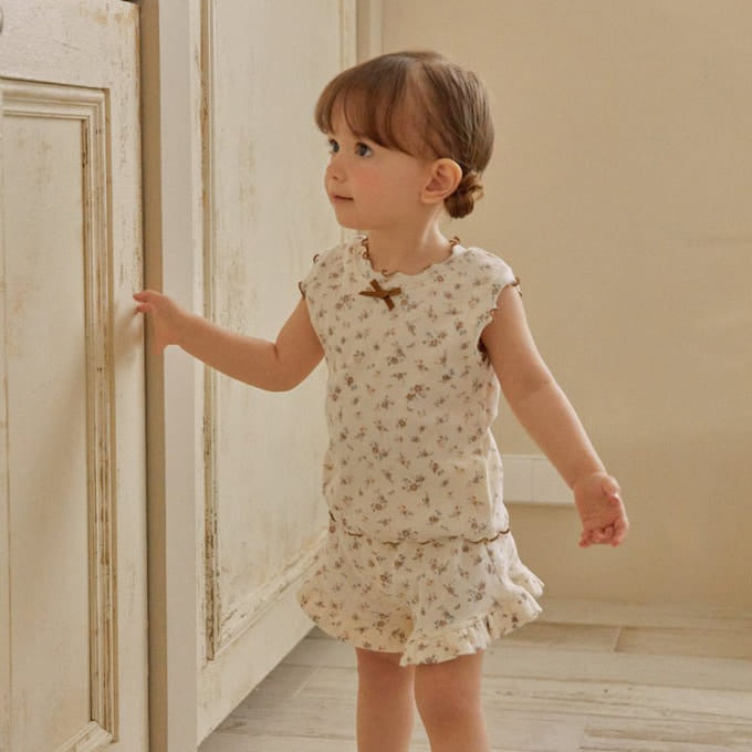 Lolobole - Korean Children Fashion - #littlefashionista - Flower Sleeveless Top Bottom Set