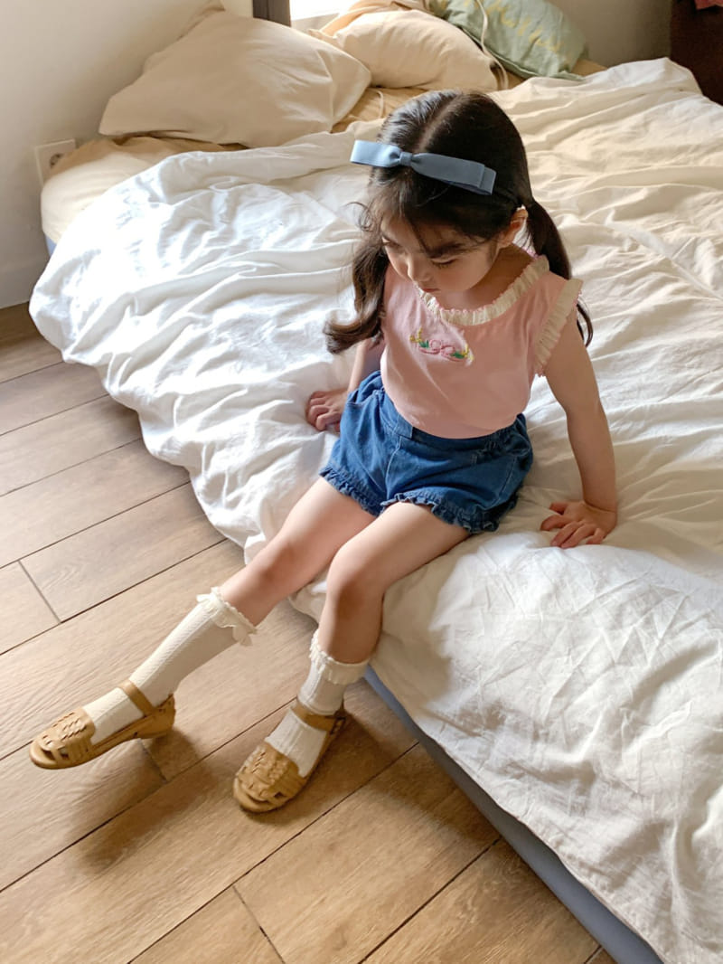 Momo Ann - Korean Children Fashion - #littlefashionista - Daisy Sleeveless Tee - 6