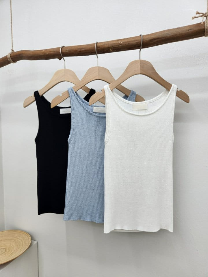 Most - Korean Women Fashion - #momslook - Modern Sleeveless Tee