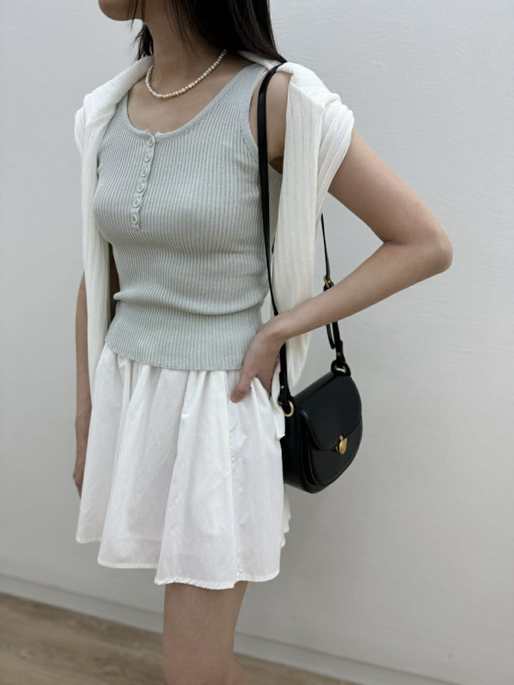 Most - Korean Women Fashion - #restrostyle - Maison Sleeveless Tee - 4