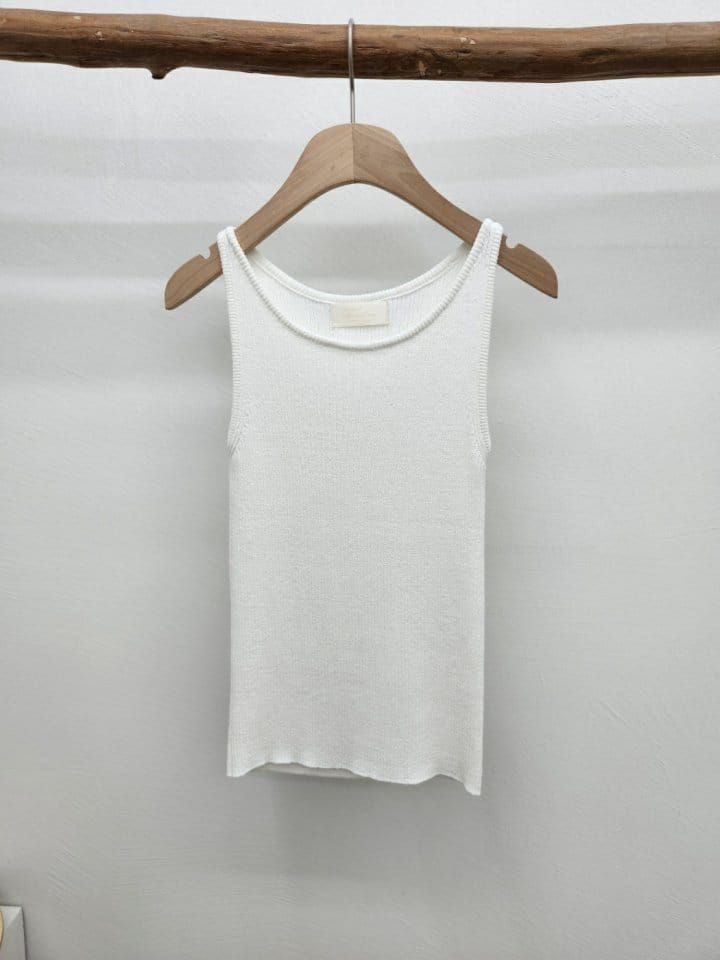 Most - Korean Women Fashion - #womensfashion - Modern Sleeveless Tee - 2