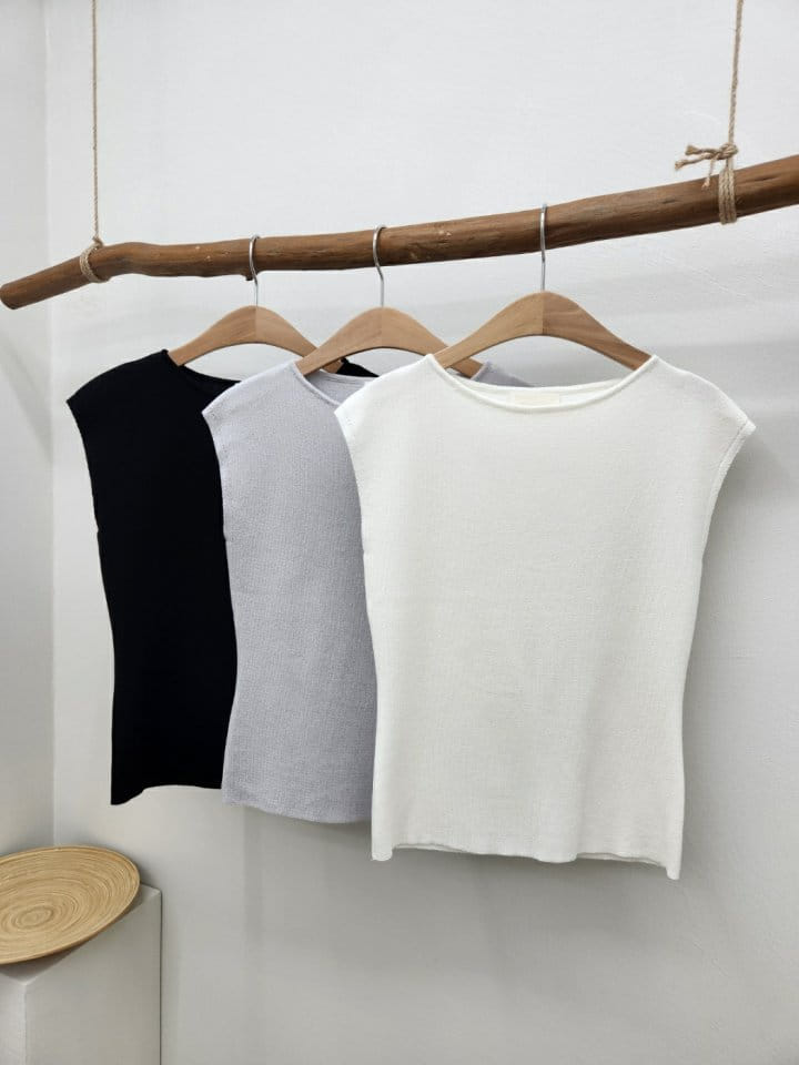 Most - Korean Women Fashion - #womensfashion - Aren Sleeveless Tee