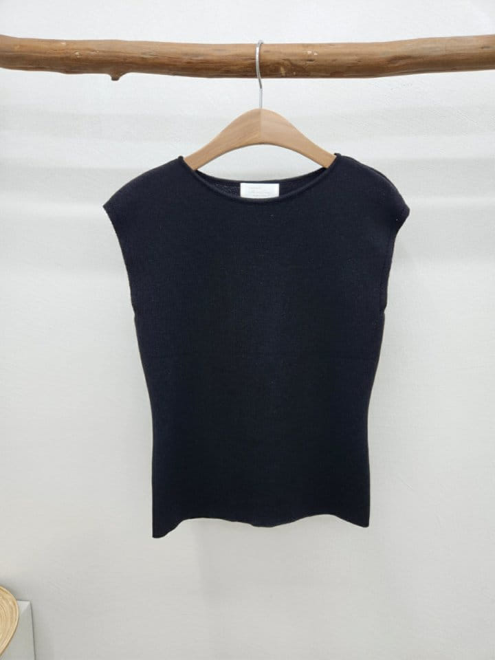 Most - Korean Women Fashion - #womensfashion - Aren Sleeveless Tee - 5