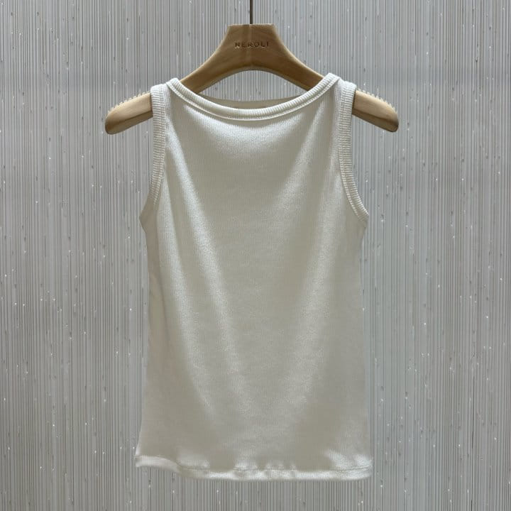 Neroli36 - Korean Women Fashion - #restrostyle - Boat Neck Sleeveless Tee - 2