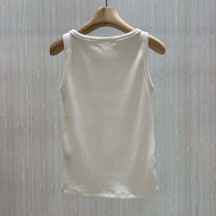 Neroli36 - Korean Women Fashion - #romanticstyle - Boat Neck Sleeveless Tee - 3